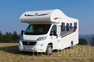 Vybavený obytný vůz Rimor Seal 695 - 2021 typu alkovna