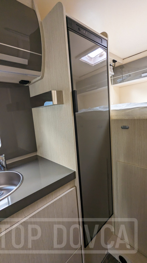 Velká lednice obytného vozu Ford Transit nobelART A9000 Elegance - model 2024