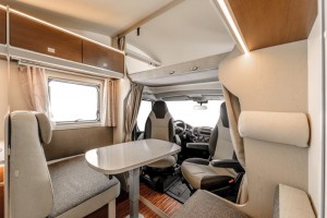 Interiér obytného vozu Rimor Seal 695 - 2021 typu alkovna