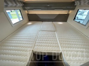 Interiér obytného vozu nobelART A7000 - Elegance typu alkovna 2022