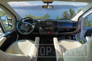 Interiér obytného vozu Rimor Seal 695 - 2021 typu alkovna