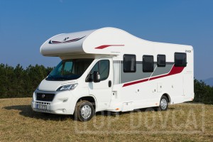 Vybavený obytný vůz Rimor Seal 695 - 2021 typu alkovna