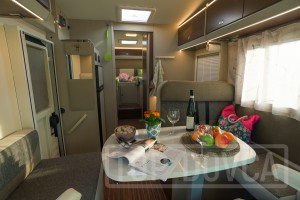 Interiér obytného vozu Rimor Seal 695 - 2021 typu alkovna